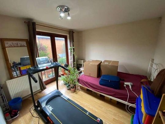Top Common, Warfield, Berkshire, RG42 - Photo 1