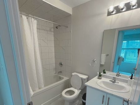 For Lease - 2 Mockingbird Lane, Hamilton, Ontario - Photo 3