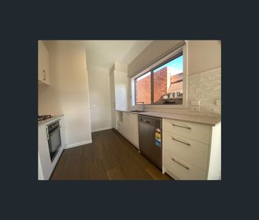 2/16 Nott St, Belmont, Vic 3216 - Photo 5
