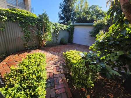 46 Rankins Road, Kensington VIC 3031 - Photo 3