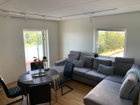 Ekholmsvägen, Skärholmen - Photo 2