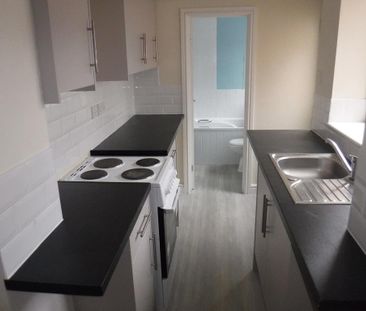 2 bedroom terraced house to rent - Photo 3