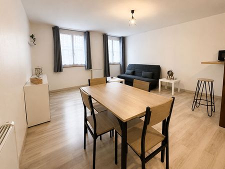 Location Appartement 2 pièces 58m² CHALONS EN CHAMPAGNE 51000 - Photo 3