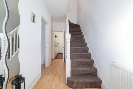 3 bedroom terraced house to rent - Photo 4