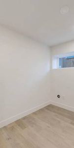 Fully Furnished Brand New 2 Bed 1 Bath Lower Unit of Duplex with in-S - Photo 3