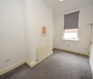 3 bed House - Terraced for Rent - Photo 5