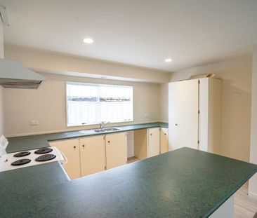 Low Maintenance Brick & Tile Home - Photo 5