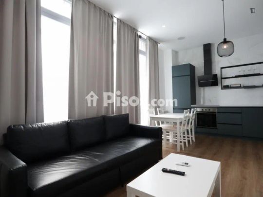Piso en alquiler en Palacio - Photo 1