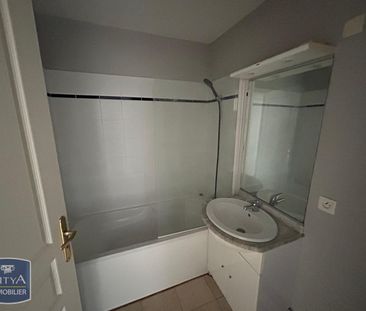 Location Appartement 2 pièces 47m² LILLE 59000 - Photo 5