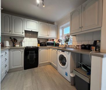 3 bedroom semi-detached house to rent - Photo 5