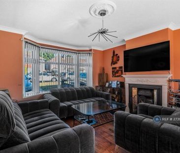 4 bedroom semi-detached house to rent - Photo 3