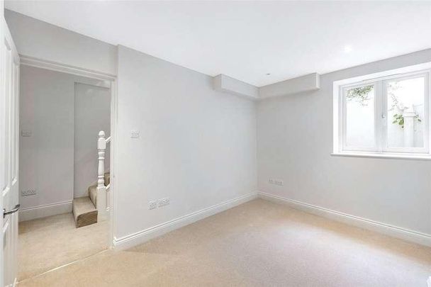 Lillie Road, London, SW6 - Photo 1