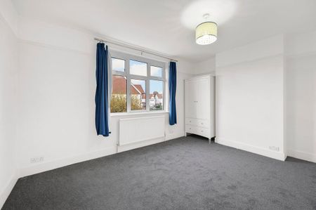 4 bedroom semi-detached house to rent - Photo 2