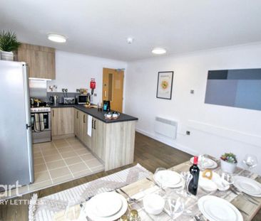 1 bedroom in a flat share to rent - Photo 3