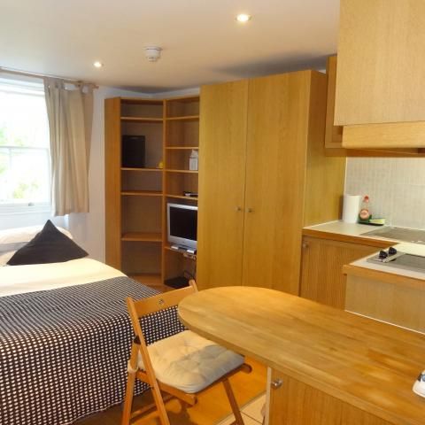 Flat 26 Cartwright Gardens, Bloomsbury WC1H 9EH - Photo 1