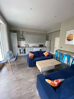 Joyful House Share in Brighton Room 3 - Photo 1