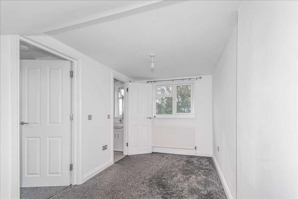 3 bedroom end of terrace house to rent - Photo 1