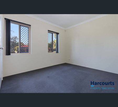 6b Messenger Street, Kelmscott, WA 6111 - Photo 3