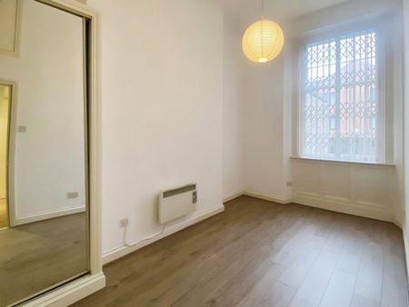 2 bedroom Flat To Let - Photo 2