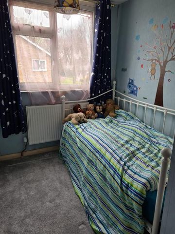 3 bedroom semi-detached house to rent - Photo 3