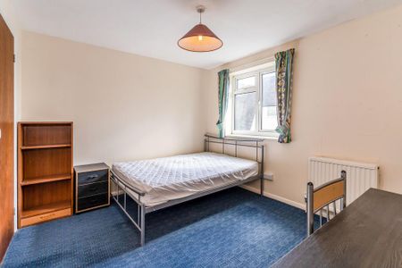 4 bedroom terraced house to rent - Photo 3