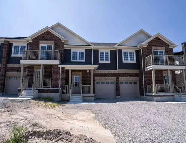 216 Prince Williams Way is a 3 Bedroom 2 1/2 Bathroom Townhouse in Barrie's Southend. | 216 Prince William Way, Barrie - Photo 1