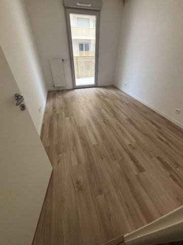 Location Appartement 3 pièces 68m² - Photo 5