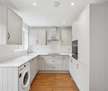 2 bedroom end of terrace house to rent - Photo 4