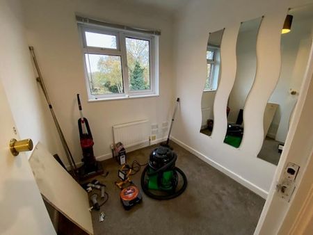 3 bedroom terraced house to rent - Photo 4