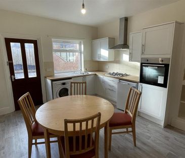 3 bedroom terraced house to rent - Photo 6