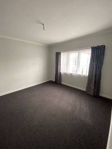 LOCATION IS EXCELLENT !! - Photo 5