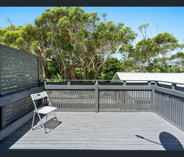 Comfortable Beachside Living in Forresters Beach - Photo 6