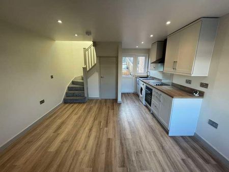 Markenfield Road, Harrogate, North Yorkshire, HG3 - Photo 5