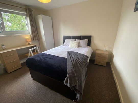 1 bedroom in a house share to rent - Photo 1