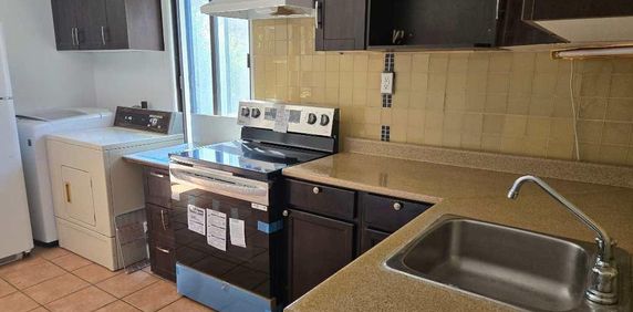 TRES GRAND 5 1/2 DANS COTE DES NEIGES ADJ OUTREMONT ET VMR - Photo 2