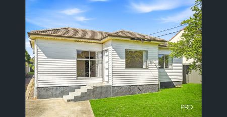 Three Bedroom Home - Photo 4