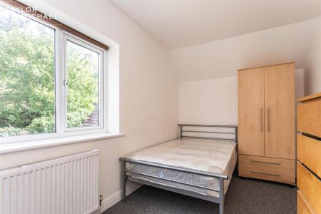 6 bedroom detached house to rent - Photo 5