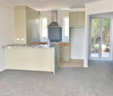 3 Bedroom Property - Photo 2