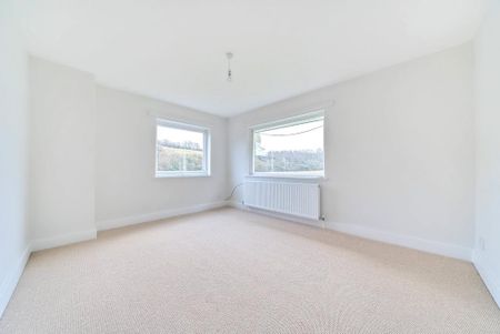 4 bedroom detached house to rent - Photo 4