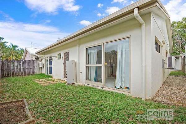 Villa Close to JCU & Local Amenities - Photo 1