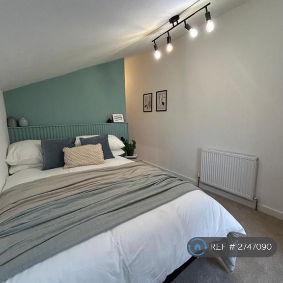 1 bedroom in a house share to rent - Photo 1