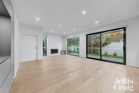 1/3 Duckmanton Court, Bentleigh East - Photo 3