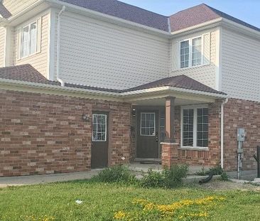 For Lease - 2537 Meadowgate Boulevard, London South, Ontario - Photo 3