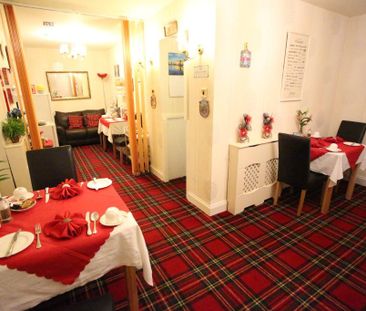 1 bedroom in a house share to rent - Photo 2