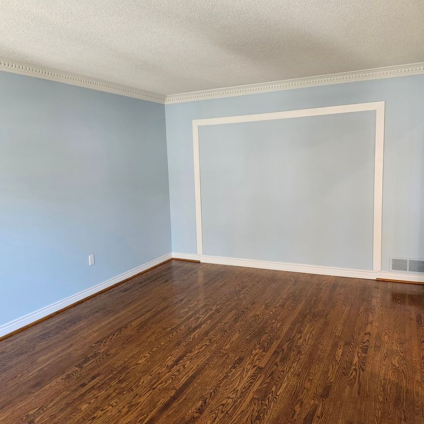 For Lease - 49 Chartland Boulevard, Toronto, Ontario - Photo 1