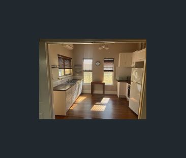 Comfortable, fully furnished front of house. Rental includes utilit... - Photo 6