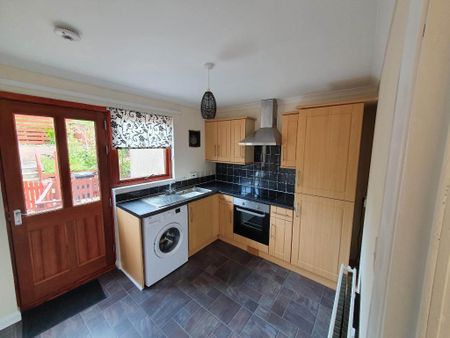 2 bedroom terraced house to rent - Photo 3