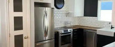 BEAUTIFUL MAIN FLOOR AVAILABLE | 2031 51 Avenue Southwest, Calgary - Photo 1