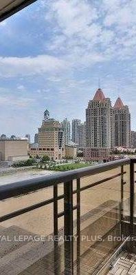 Burnhamthorpe & Confederation Furnished Luxury 1Bdrm Spacious Unit - Photo 1