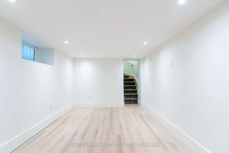 84 Sparkhall Avenue #Basement - Photo 4